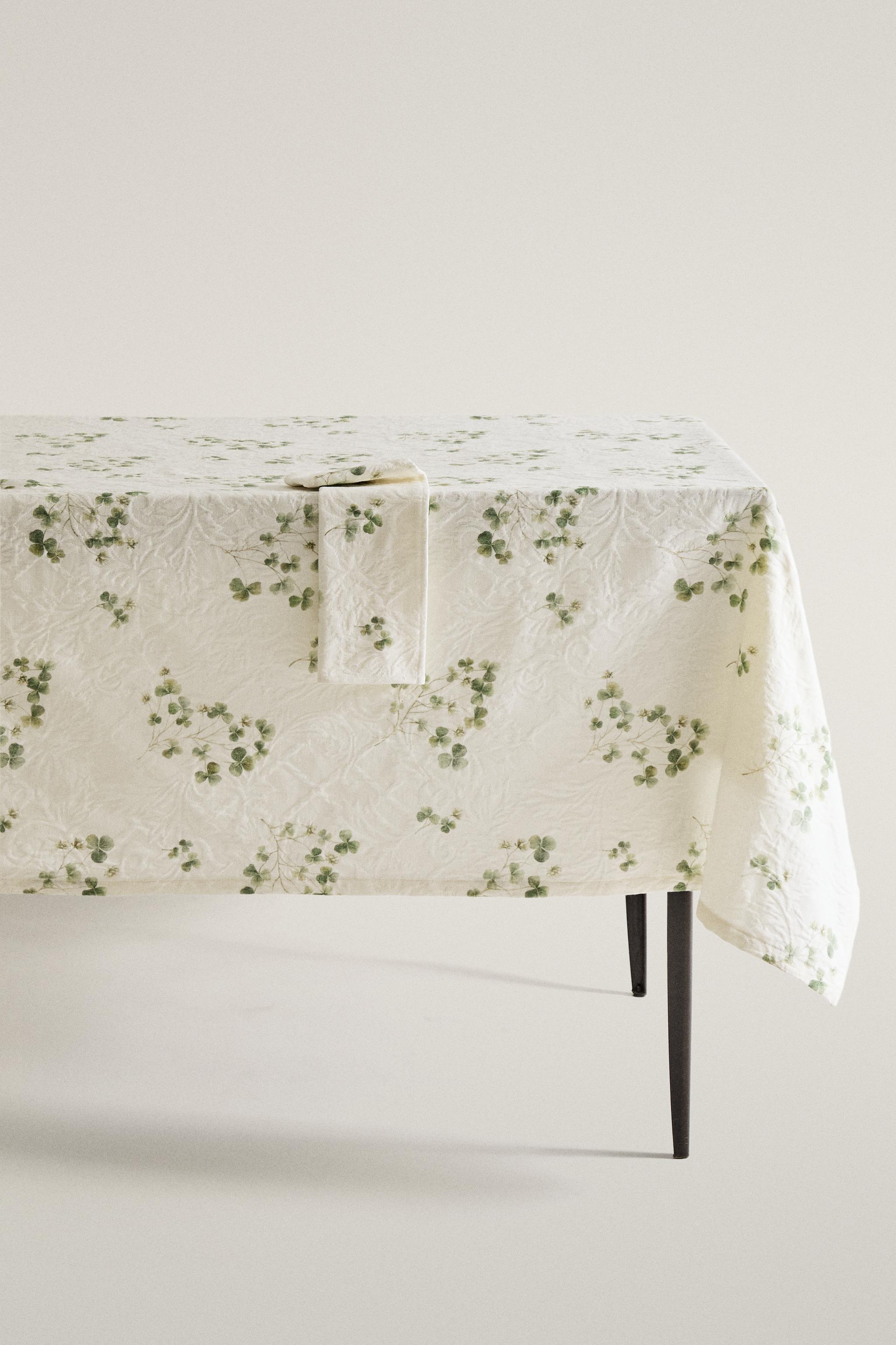 NAPPE JACQUARD IMPRIMÉ TRÈFLE